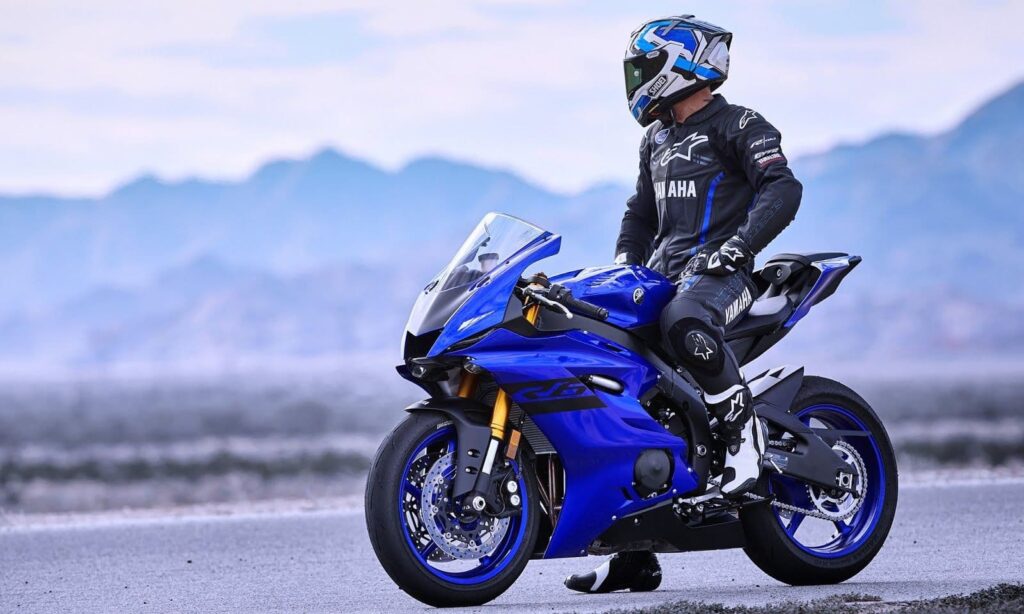 Yamaha R9