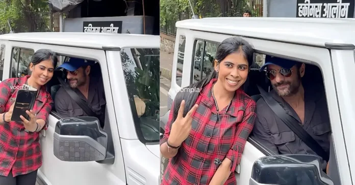 Fardeen Khan Pauses Maruti Jimny to Click Pictures with Fan Girl: A Heartwarming Moment