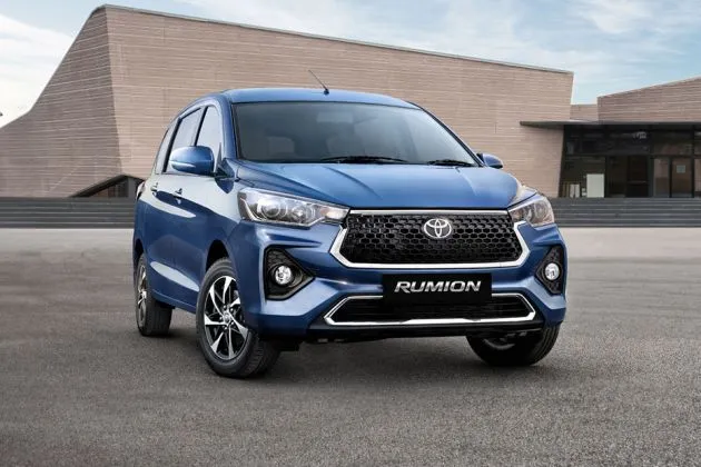 Toyota Rumion Review: Price, Mileage, and Interior Insights